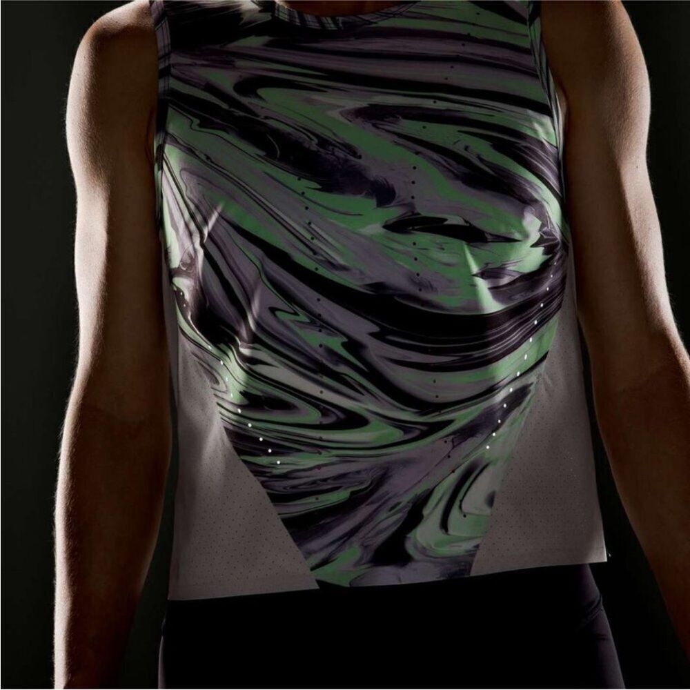 Lululemon Swift ventilated running tank SZ 2